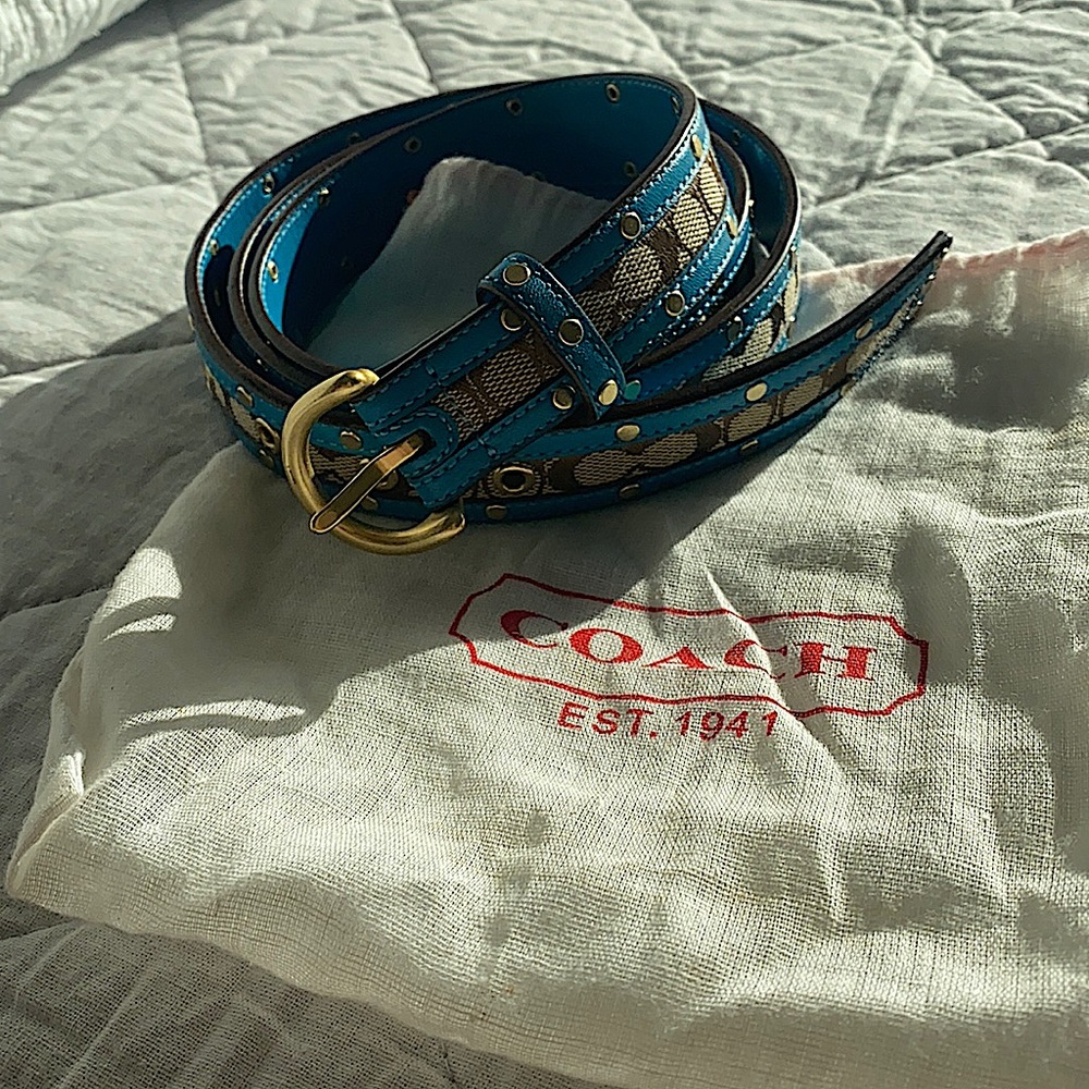 Authentic coach belt super cute for summer and spring! Size L/size Large